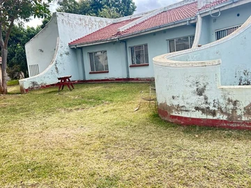 6-bedroom Home with Borehole in Goodhope, Harare West for Sale