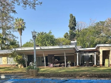 Luxurious 5-Bedroom Home with Pool & Borehole in Kumalo, Bulawayo East