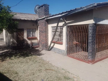 House for Sale in Zengeza 3