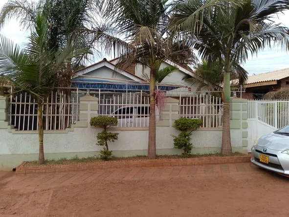 Charming 4-bedroom House with Borehole in Kuwadzana, Harare