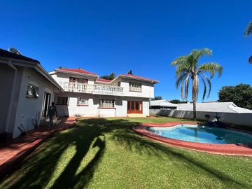 REDUCED!!! Property for sale in Borrowdale Brooke Golf Estate