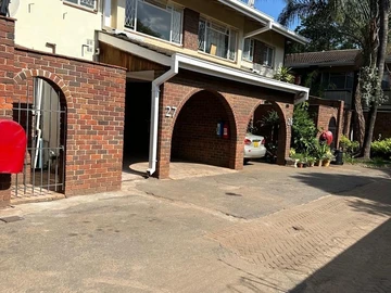 3 Bedroomed Townhouse Available for Rent!