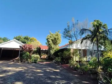 An appealing extensive Khumalo family home.