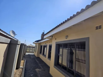 Mabvazuva Estates 4 Bedroomed House For Sale