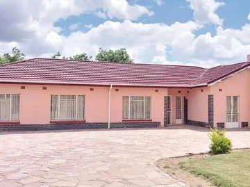 4-Bed Family Home with Amenities for Sale in Windsor Park, Ruwa