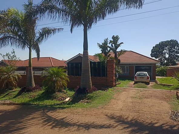 Charming 3-Bedroom House for Sale in Glaudina, Harare West