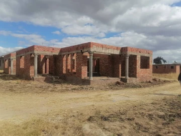 New Marimba incomplete house at roofing level with roofing tiles at site.Comprise of 5 bed.