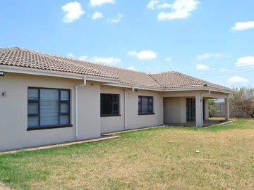 Elegant 4-Bed Home for Sale in Sandton Park, Harare with Borehole