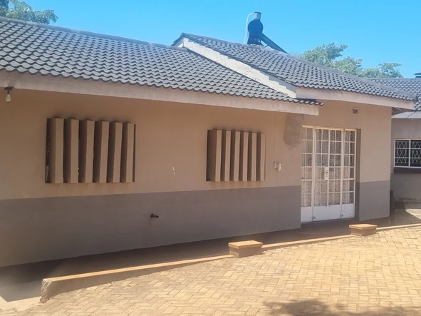 Elegant 5-Bed House For Sale in Mandara, Harare – Pool, Borehole