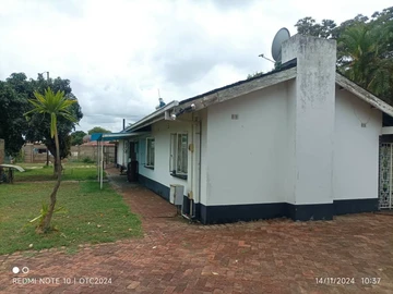 Charming 3 Bedroom House with Borehole in Waterfalls, Harare