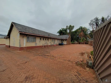 4-Bedroom Family Home in Avondale, Harare with Borehole & 4000m² Land Area