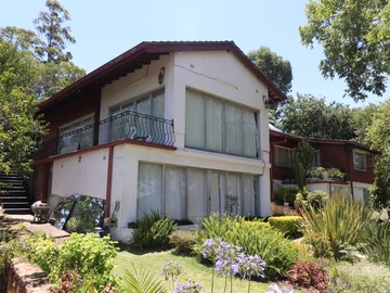 Spacious 3 Bed, 3 Bath Rental Home with Borehole in Glen Lorne, Harare