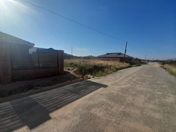 400 m² Residential Land in Mabvazuva, Ruwa with Essential Amenities