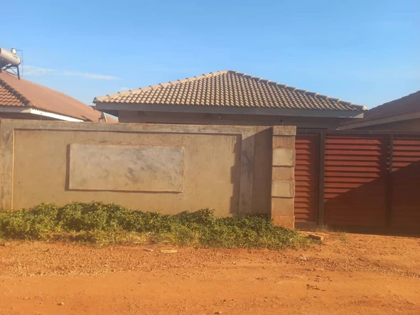 Spacious 4-Bed Home in Gracelands, Harare West