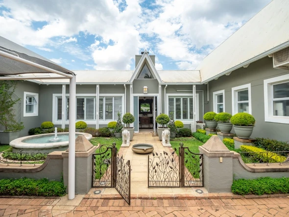 *Dream Home Awaits - Kingsmead Road, Borrowdale! *