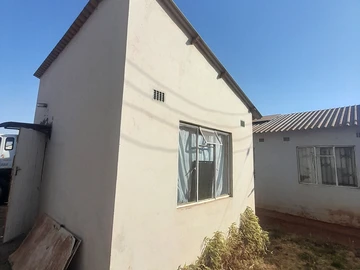 Cozy  Core 1 Bed 1 Bath House for Sale in Dzivarasekwa, Harare