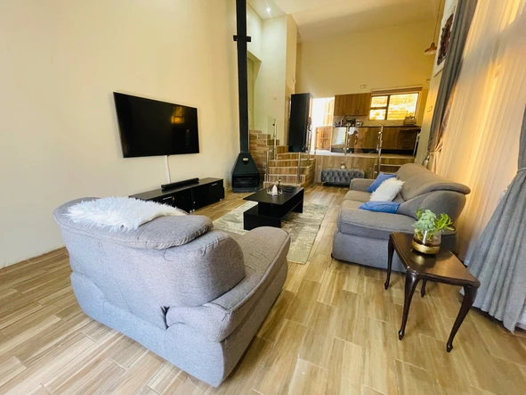 Beautiful 2 Bedroom Garden Apartment 