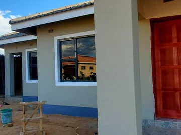 4-Bedroom Family Home with Fireplace in Adelaide Park, Ruwa