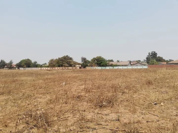 Commercial Stand for Sale in Zimre Park