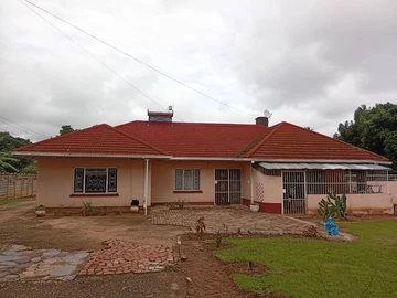 3-Bed Home for sale in Queensdale with Borehole on 2200m²