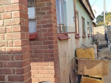 4 Bed House In Seke H, Chitungwiza, Mashonaland East - No DEEDS