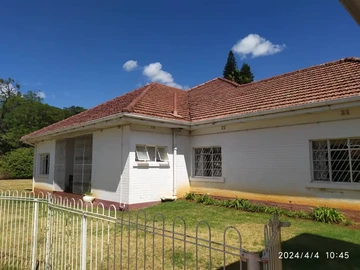 A touch of class -Kumalo Home for Sale with Pool and Borehole!