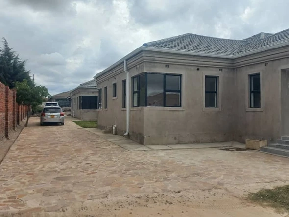 3-Bedroom Townhouse in Sunway City, Harare with Borehole, 2000 m² Area