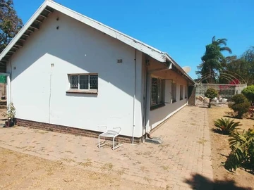 Spacious 4 Bedroom House for Sale in Bluff Hill, Harare West