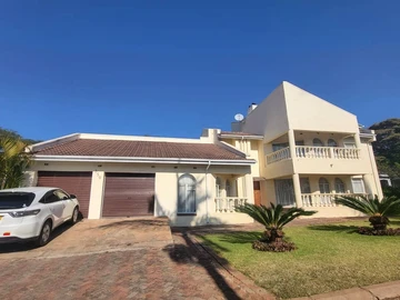 Luxurious 5-Bedroom House for Sale in Harare North, 1306 m² Plot