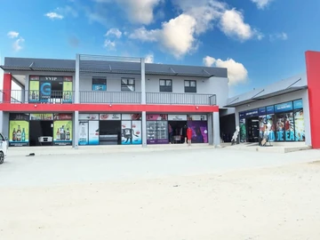 For Sale: 600m² Shop & Retail Property in Mt Darwin with Borehole