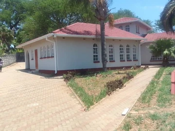 Executive  Home In Khumalo