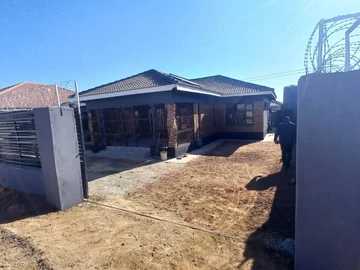 Madokero house for sale 