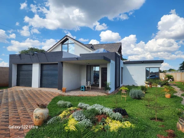 5 Bedroom House for Sale in Mt Pleasant Heights, Harare with Borehole