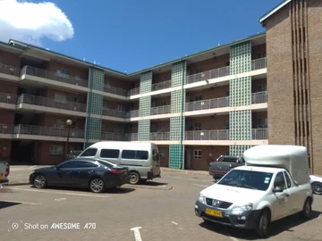 Neat and well maintained ground floor 1 bed flat for sale