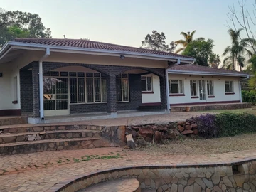 6 bedroomed property for sale in Borrowdale 