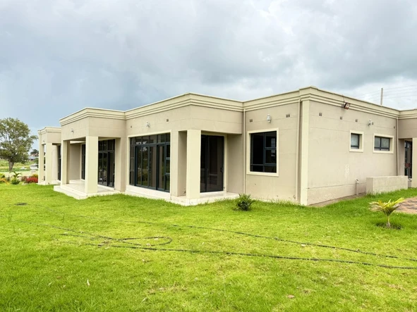 Luxurious 6-Bedroom Haven with Borehole in Hogerty Hill