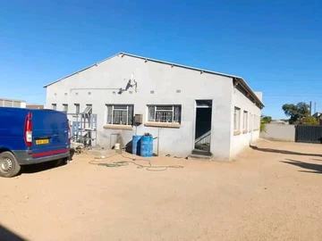 Kelvin North Industrial Shop For Rent