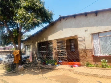 Mufakose 3 bedroomed house for sale