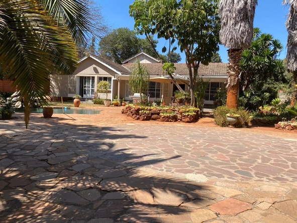 6 Bedroom House with Pool & Borehole for Sale in Mandara, Harare East