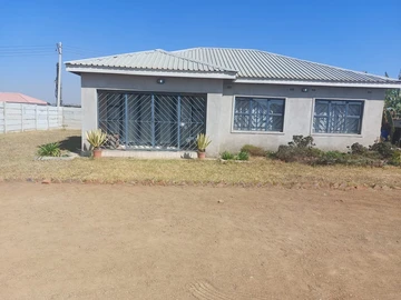 3-Bedroom House for Rent in Sandton Park, Harare with Borehole