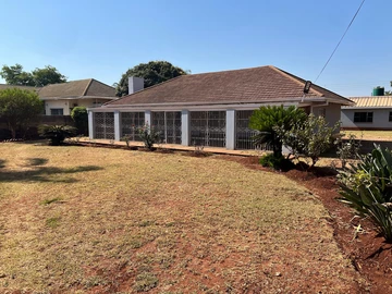 Commercial Office for Sale in Belvedere, Harare West, 1735m² Land