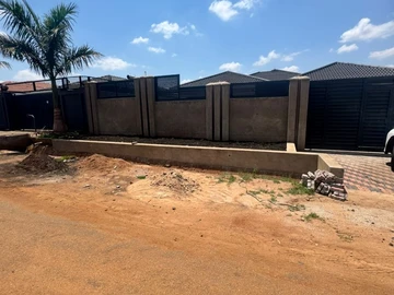 4-Bedroom Family Home with Borehole in Bloomingdale, Harare