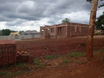 2000m² Residential Land for Sale in Prestigious Glen Lorne, Harare with  3 bed cottage at roof level