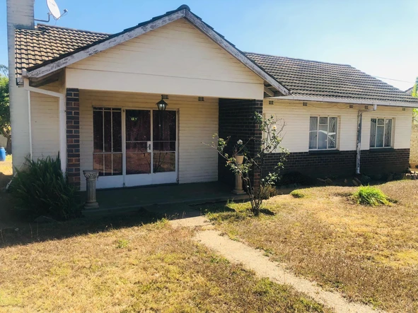 Family home with potential!!!