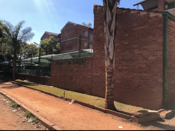 2-Bedroom Apartment in Harare CBD, Avenues with Borehole,