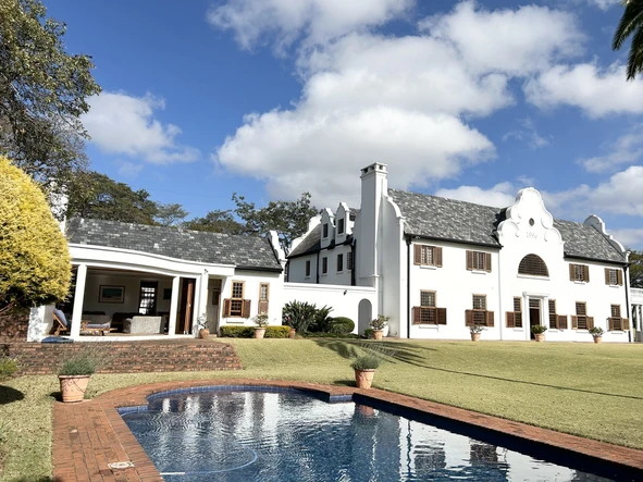 Magnificent Cape Dutch With Gorgeous Views - 