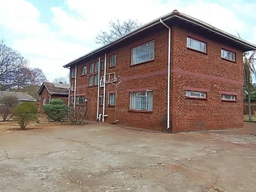 5 beds, double storey house to let