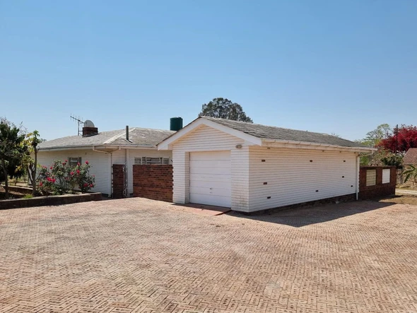 Spacious House for Sale in Sunninghill, Bulawayo