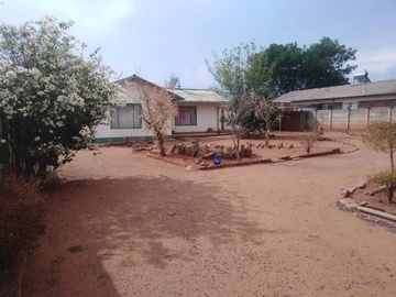 2-Bed House in Southwold, Bulawayo: Walled, with Modern Kitchen & Verandah