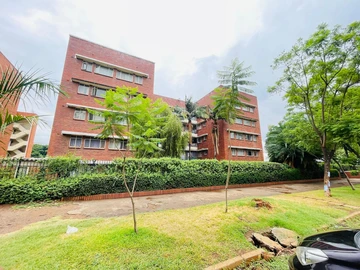 Charming 2-Bedroom Flat Apartment for Sale in Avenues